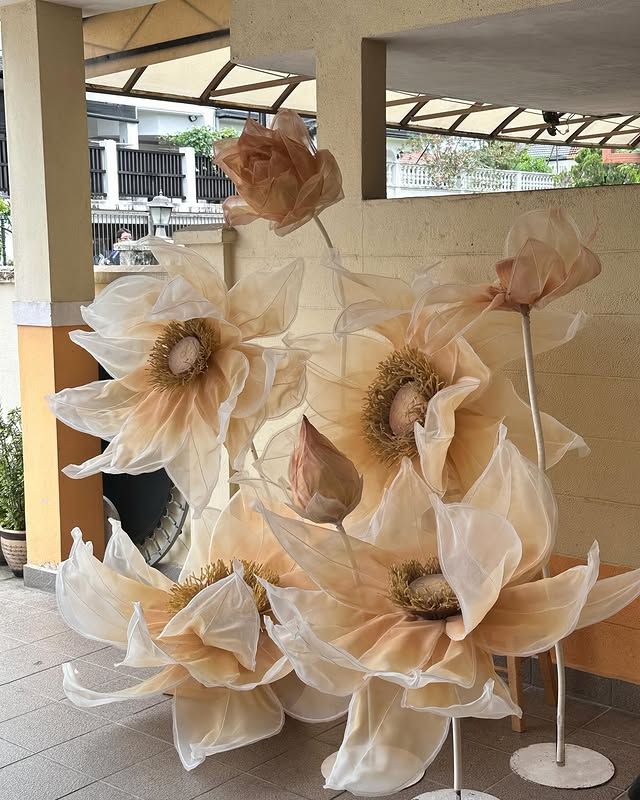 Giant Handmade Lotus (7 Flowers)
